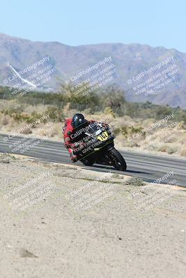 media/Dec-04-2025-Racers Edge (Thu) [[5ebc9f124d]]/3-B Group/3-Session 2 (Turn 7 Inside)/